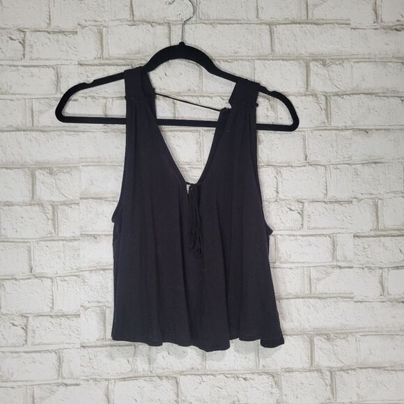 Urban Outfitters Tops - Kimchi Blue from Urban Outfitters crop flowy tank